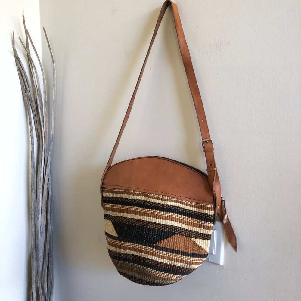 Vintage Tan and Black Woven Shoulder Bag